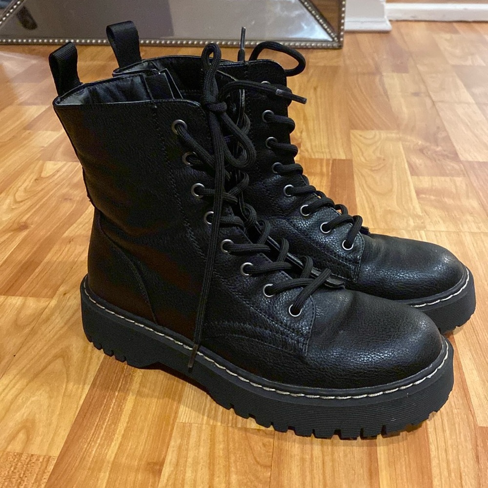 Sincerely Jules black combat boots 7.5